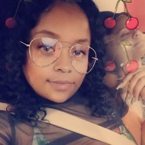 Meet your Posher, Desiree